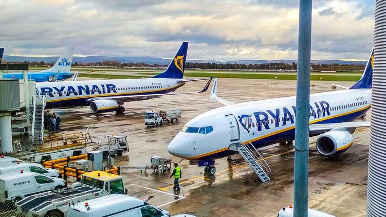 Ryanair этим летом возобновит только половину маршрутов из Украины. Список