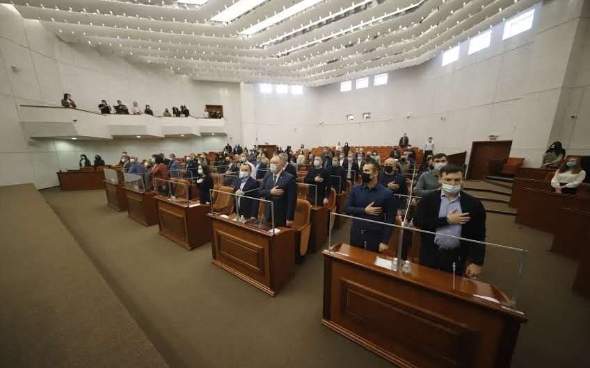 Принципиальный спор. Единственной оппозицией в горсовете Днепра стала фракция «Слуги народа»