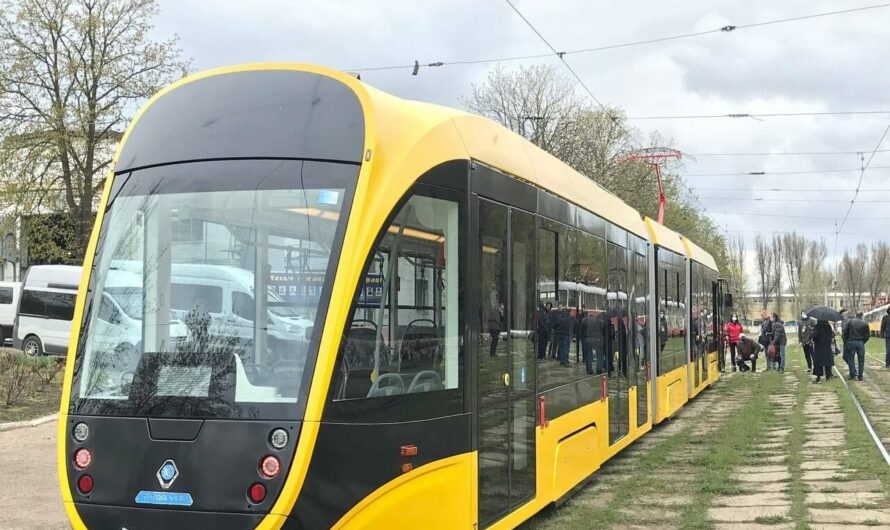 В 2022 году Днепр и Кривой Рог получат от государства 18 новых трехсекционных трамваев