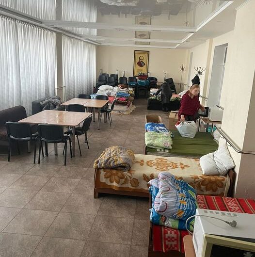 Как инвалиды по зрению в Днепре помогают обороне и беженцам