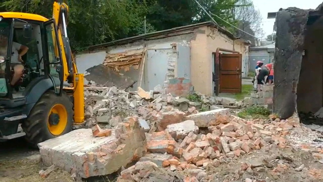 Война — войной, а снос гаражей в Днепре — по расписанию
